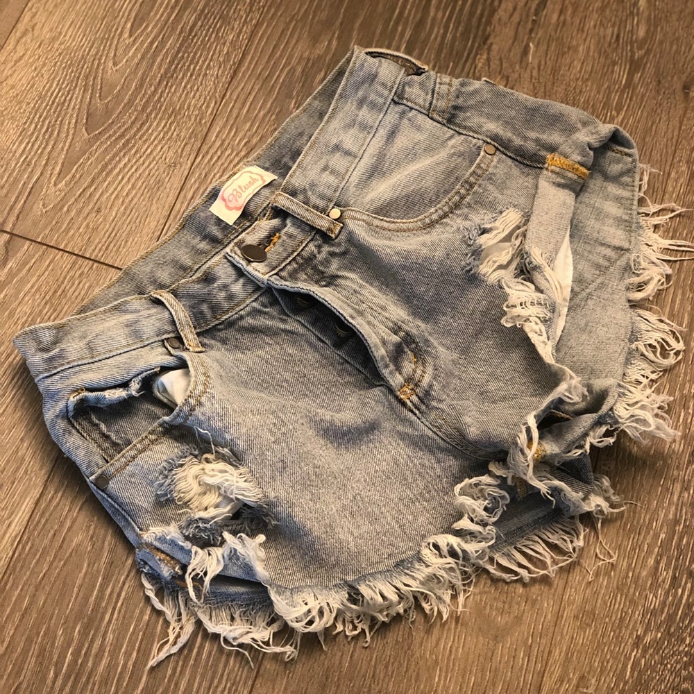Denim distressed shorts